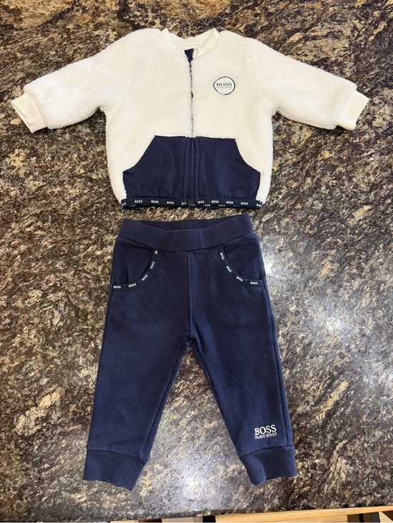 Hugo Boss Other - BOSS Hugo Boss Two-Piece Navy & Cream Fleece Kids Bottoms Set 9 months